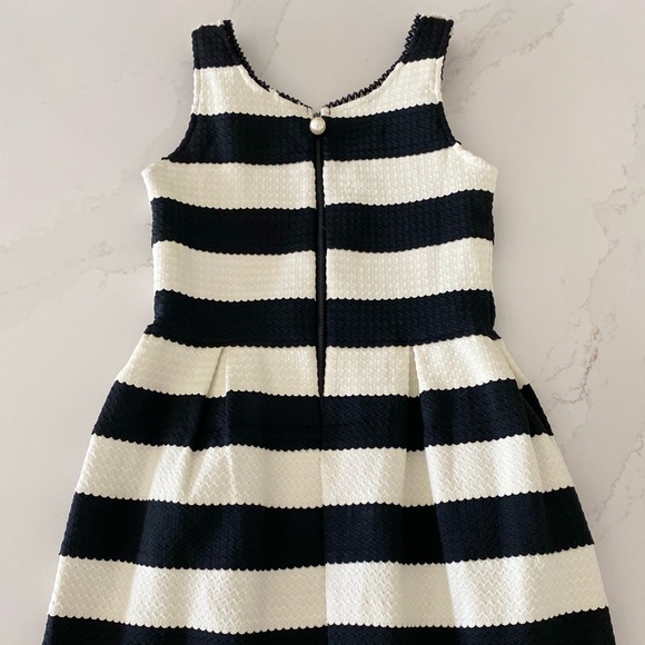 Selling - Picture 2 of 5